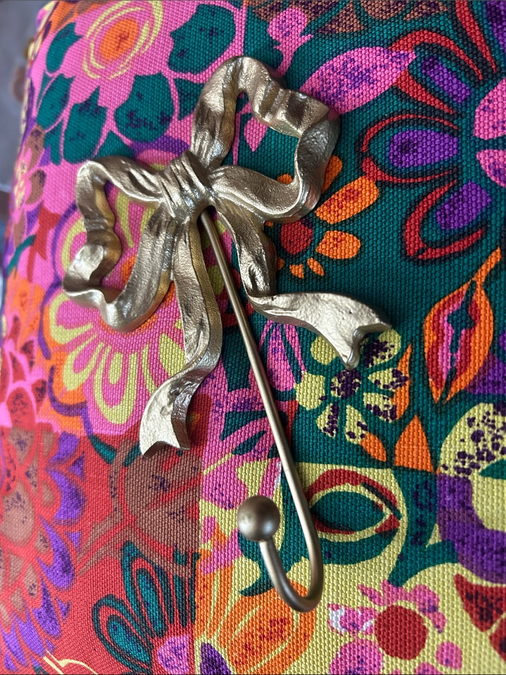 Heavy gold bow hook